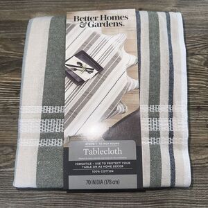 Better Homes & Gardens Stripe 70in Round Tablecloth Cotton. NWT.